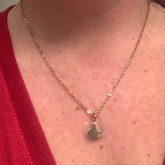 Lil Sis gold heart necklace - Picture 6 of 7